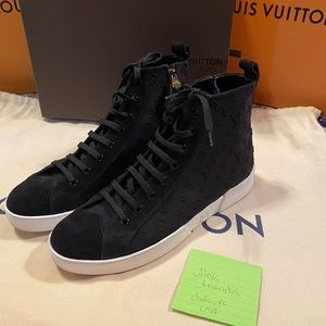 Louis Vuitton Suede Hightop shoes with zipper